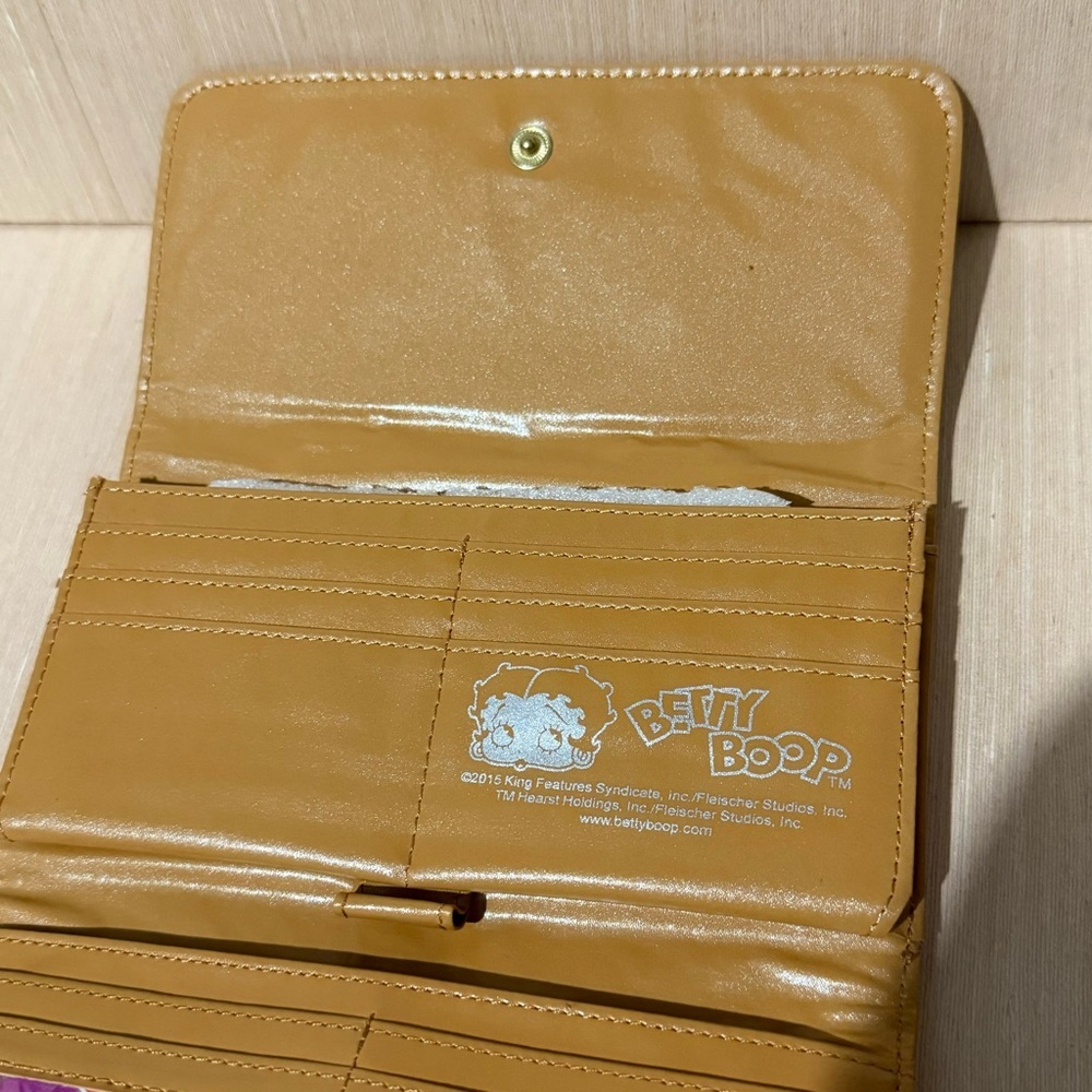 Betty Boop 2015 Rhinstone Studded Brown Wallet Tri-Fold Brand New Never Used!! - Picture 9 of 13